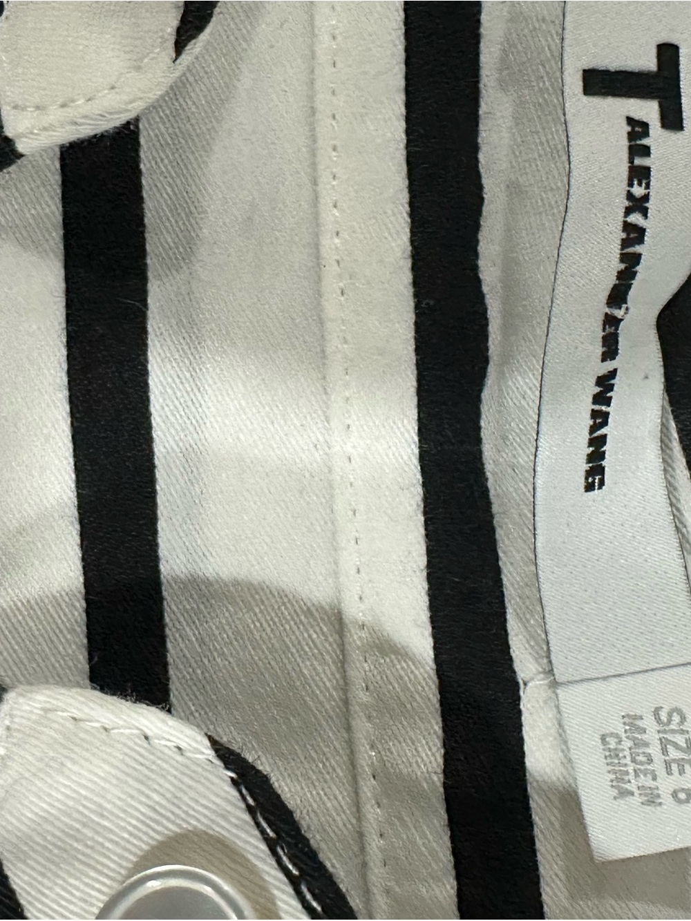 Alexander Wang Women's White and Black Crop-top - Picture 7 of 7